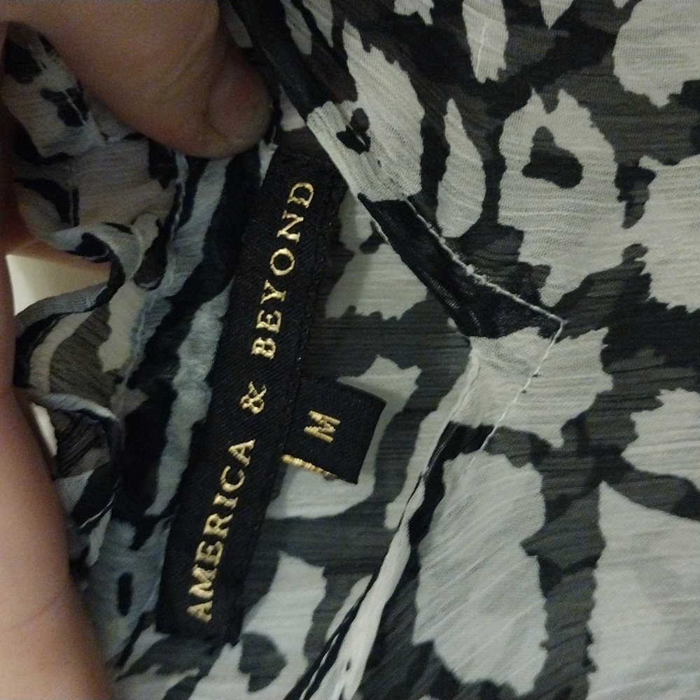America & Beyond M beach coverup